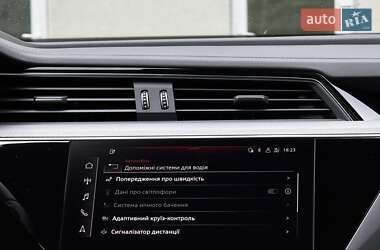 Позашляховик / Кросовер Audi e-tron S Sportback 2021 в 
