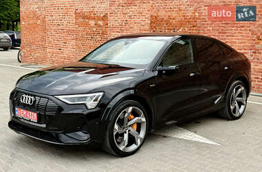 Позашляховик / Кросовер Audi e-tron S Sportback 2022 в 