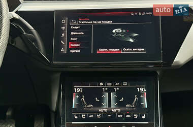 Позашляховик / Кросовер Audi e-tron S Sportback 2022 в 
