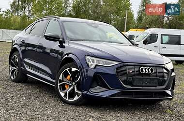 Позашляховик / Кросовер Audi e-tron S Sportback 2021 в 