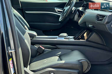 Позашляховик / Кросовер Audi e-tron S Sportback 2022 в 