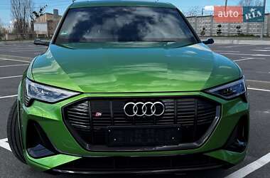 Позашляховик / Кросовер Audi e-tron S Sportback 2022 в 