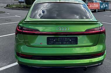 Позашляховик / Кросовер Audi e-tron S Sportback 2022 в 