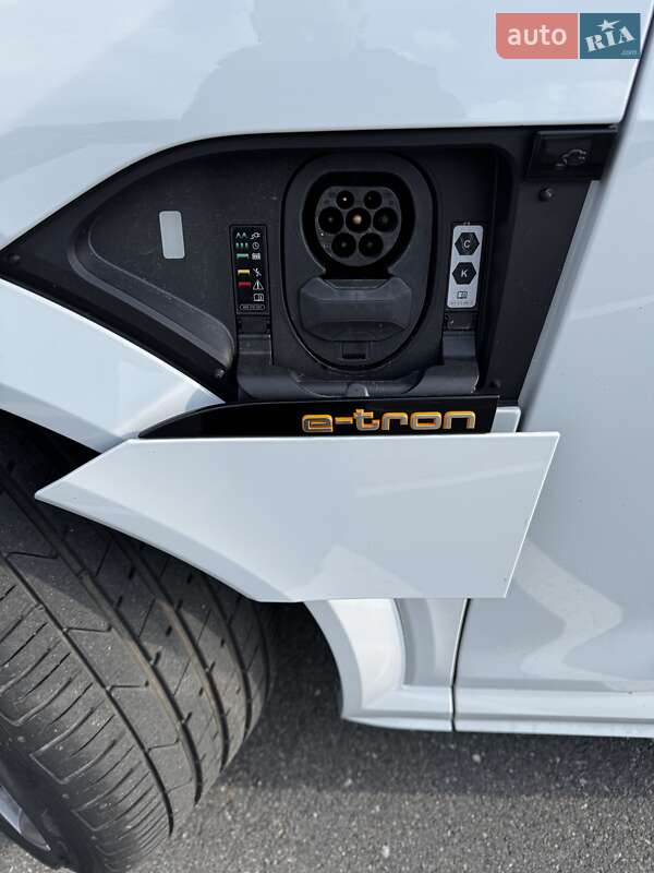 Позашляховик / Кросовер Audi e-tron S Sportback 2021 в Києві фото 20 Позашляховик / Кросовер Audi e-tron S Sportback 2021 в Києві