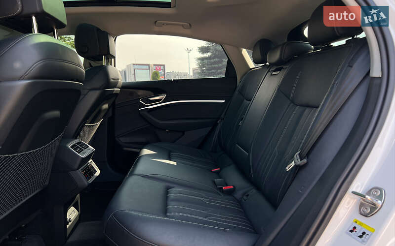 Позашляховик / Кросовер Audi e-tron S Sportback 2022 в Львові
