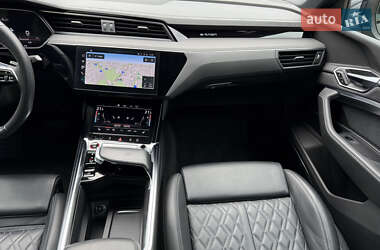 Внедорожник / Кроссовер Audi e-tron S Sportback 2022 в 