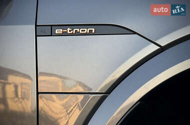 Внедорожник / Кроссовер Audi e-tron S Sportback 2022 в 