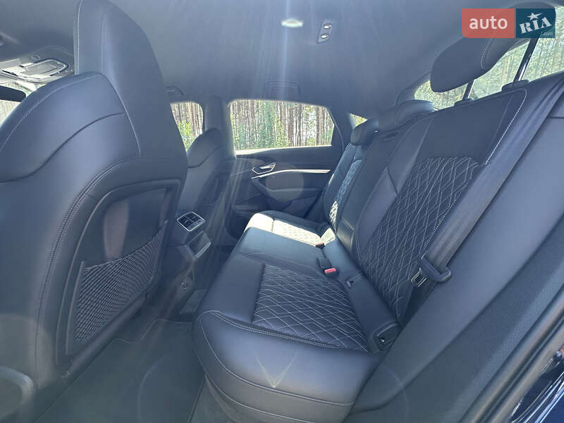 Позашляховик / Кросовер Audi e-tron S Sportback 2020 в Ковелі