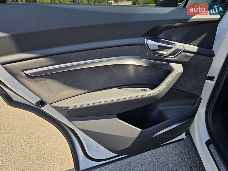 Позашляховик / Кросовер Audi e-tron S Sportback 2021 в Ковелі фото 58 Позашляховик / Кросовер Audi e-tron S Sportback 2021 в Ковелі