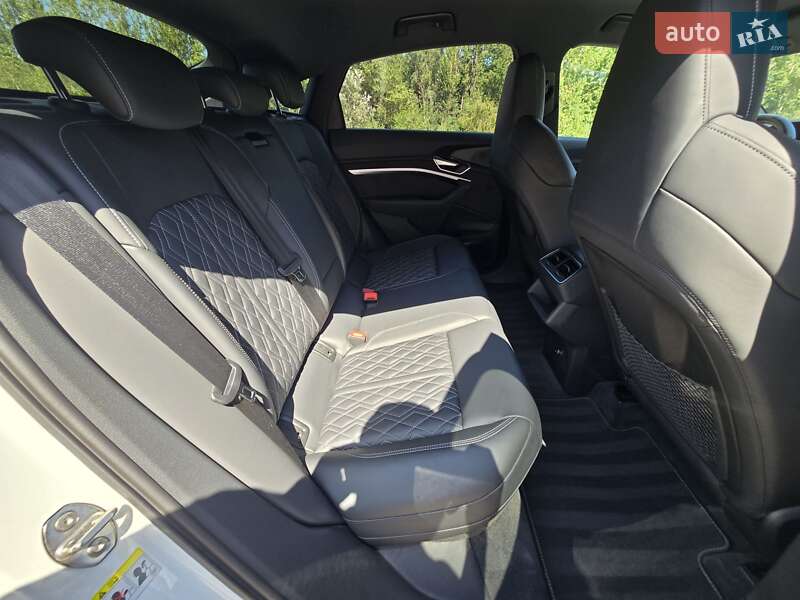 Позашляховик / Кросовер Audi e-tron S Sportback 2021 в Ковелі фото 64 Позашляховик / Кросовер Audi e-tron S Sportback 2021 в Ковелі