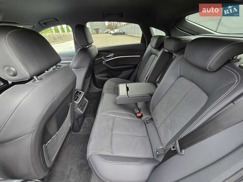 Внедорожник / Кроссовер Audi e-tron S Sportback 2021 в Киеве фото 27 Внедорожник / Кроссовер Audi e-tron S Sportback 2021 в Киеве