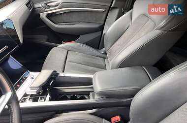 Позашляховик / Кросовер Audi e-tron S Sportback 2020 в  фото 20 Позашляховик / Кросовер Audi e-tron S Sportback 2020 в