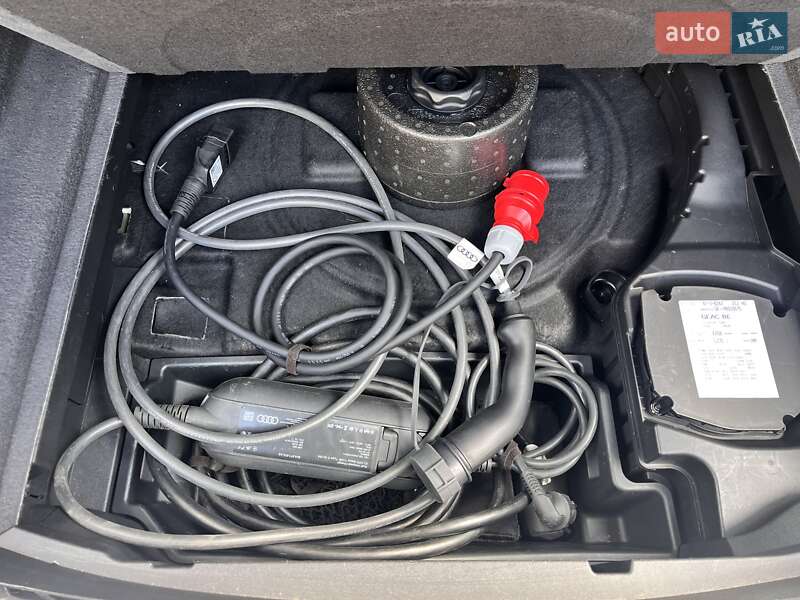 Внедорожник / Кроссовер Audi e-tron S Sportback 2020 в Луцке фото 28 Внедорожник / Кроссовер Audi e-tron S Sportback 2020 в Луцке