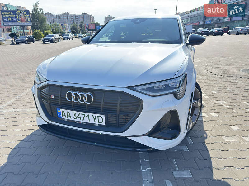 Позашляховик / Кросовер Audi e-tron S Sportback 2021 в Києві фото 14 Позашляховик / Кросовер Audi e-tron S Sportback 2021 в Києві