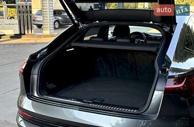 Внедорожник / Кроссовер Audi e-tron S Sportback 2022 в 