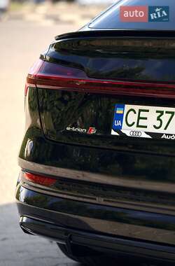 Позашляховик / Кросовер Audi e-tron S Sportback 2021 в  фото 18 Позашляховик / Кросовер Audi e-tron S Sportback 2021 в