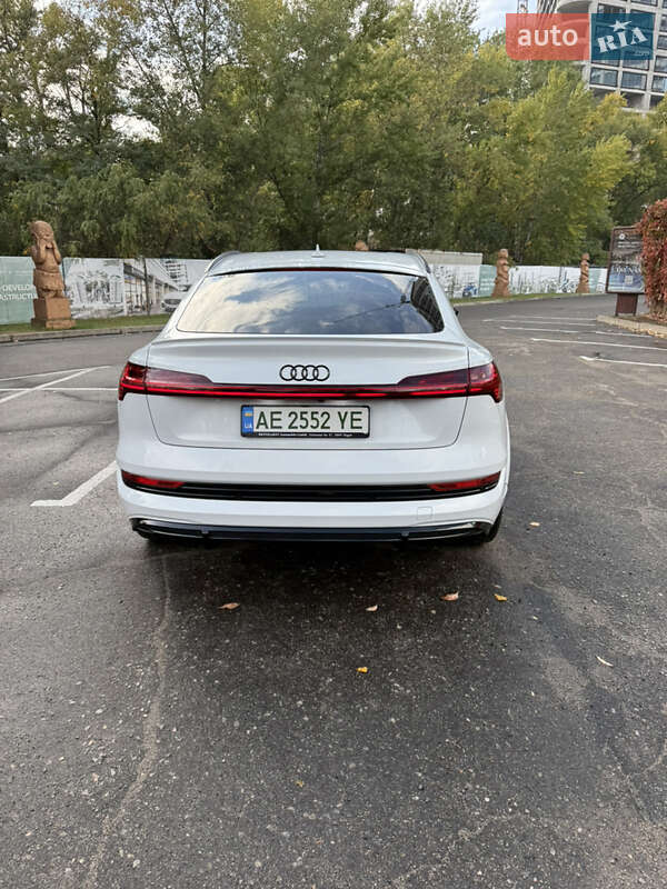 Позашляховик / Кросовер Audi e-tron S Sportback 2022 в Дніпрі фото 7 Позашляховик / Кросовер Audi e-tron S Sportback 2022 в Дніпрі
