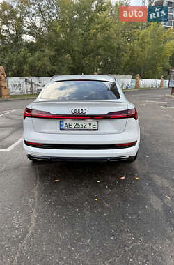 Внедорожник / Кроссовер Audi e-tron S Sportback 2022 в 
