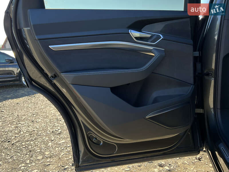 Позашляховик / Кросовер Audi e-tron S Sportback 2022 в Луцьку