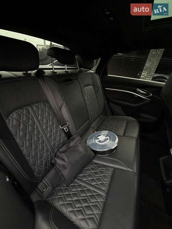 Позашляховик / Кросовер Audi e-tron S Sportback 2021 в Тернополі фото 26 Позашляховик / Кросовер Audi e-tron S Sportback 2021 в Тернополі