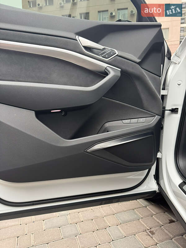 Позашляховик / Кросовер Audi e-tron S Sportback 2022 в Дніпрі