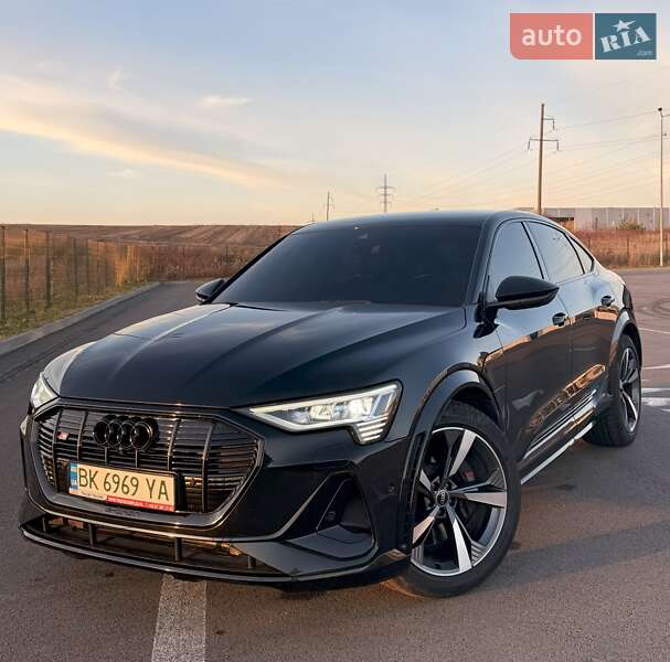 Позашляховик / Кросовер Audi e-tron S Sportback 2022 в Рівному