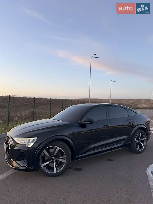 Позашляховик / Кросовер Audi e-tron S Sportback 2022 в Рівному