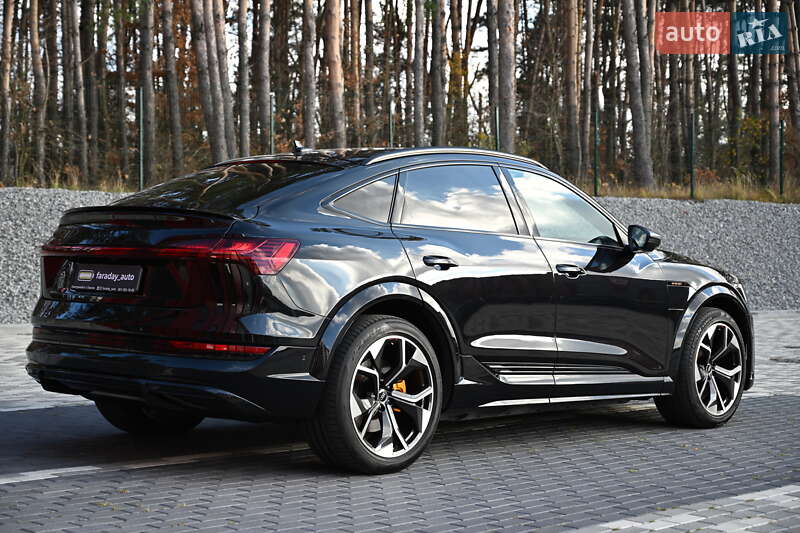 Позашляховик / Кросовер Audi e-tron S Sportback 2022 в Львові