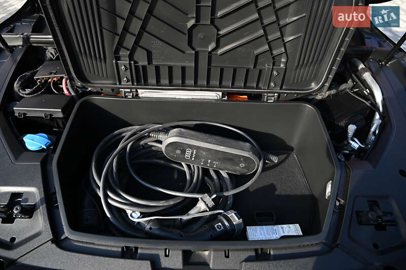 Позашляховик / Кросовер Audi e-tron S Sportback 2022 в Львові