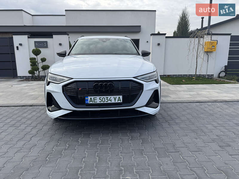 Позашляховик / Кросовер Audi e-tron S Sportback 2022 в Дніпрі фото 2 Позашляховик / Кросовер Audi e-tron S Sportback 2022 в Дніпрі