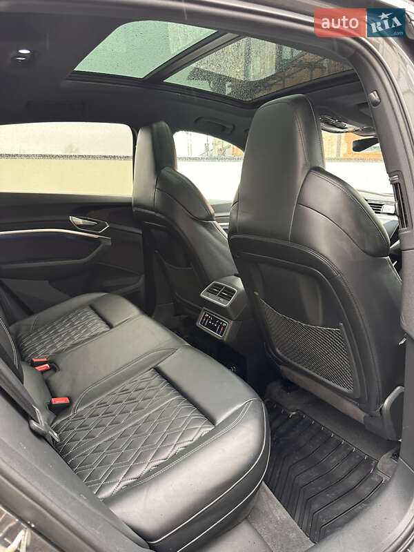 Позашляховик / Кросовер Audi e-tron S Sportback 2021 в Ужгороді фото 11 Позашляховик / Кросовер Audi e-tron S Sportback 2021 в Ужгороді