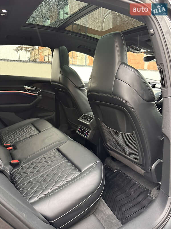 Позашляховик / Кросовер Audi e-tron S Sportback 2021 в Ужгороді фото 46 Позашляховик / Кросовер Audi e-tron S Sportback 2021 в Ужгороді