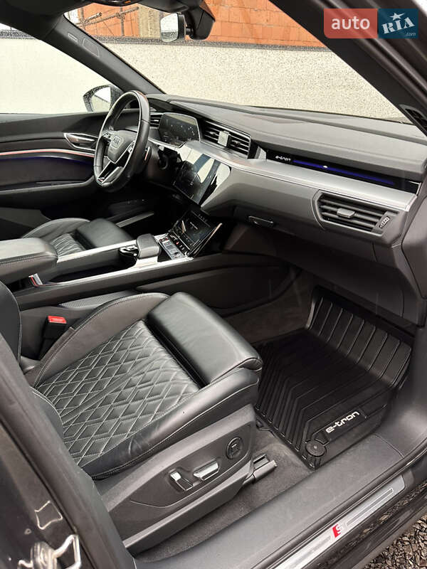 Позашляховик / Кросовер Audi e-tron S Sportback 2021 в Ужгороді фото 48 Позашляховик / Кросовер Audi e-tron S Sportback 2021 в Ужгороді