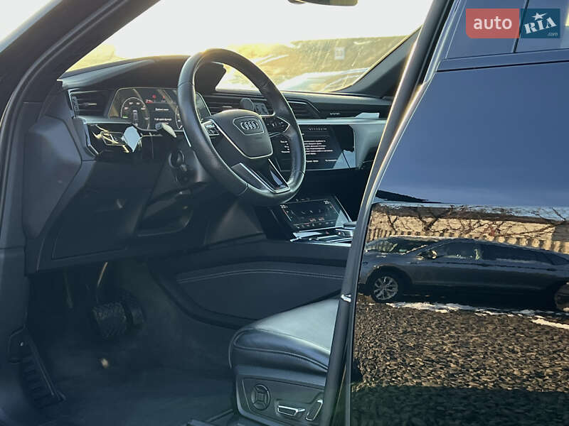 Позашляховик / Кросовер Audi e-tron S Sportback 2022 в Луцьку