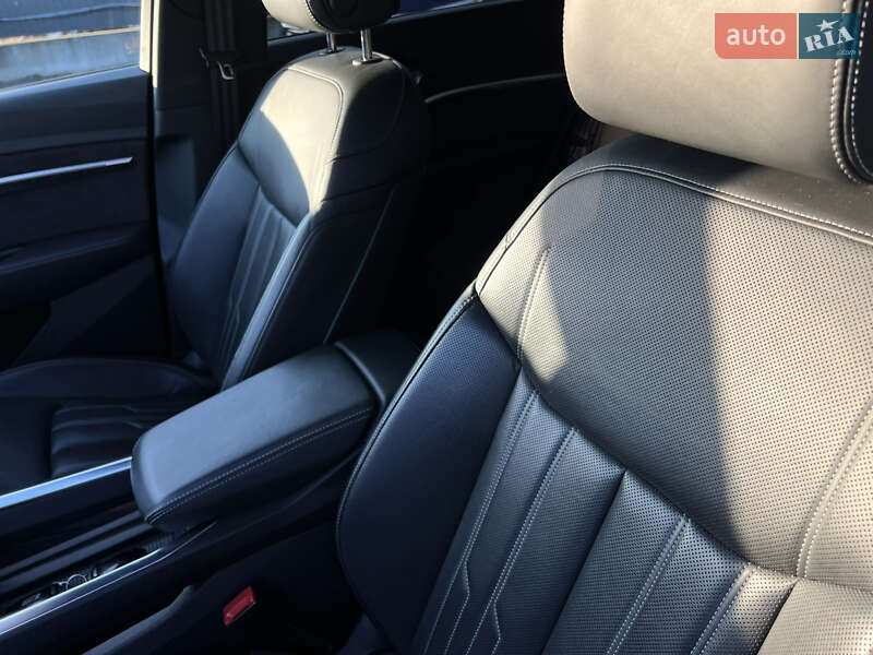 Позашляховик / Кросовер Audi e-tron S Sportback 2022 в Луцьку