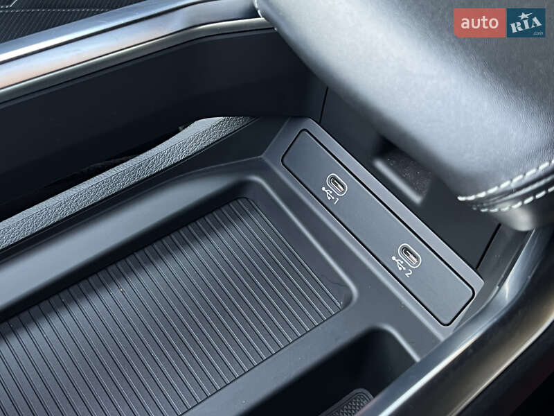 Позашляховик / Кросовер Audi e-tron S Sportback 2022 в Луцьку