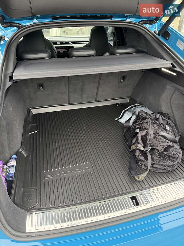 Позашляховик / Кросовер Audi e-tron S Sportback 2020 в Кам'янець-Подільському