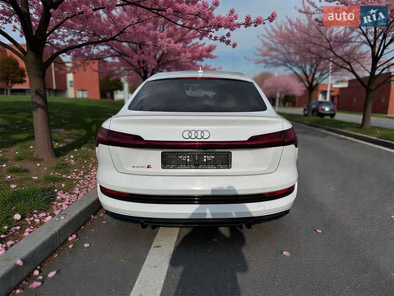 Внедорожник / Кроссовер Audi e-tron S Sportback 2021 в Киеве