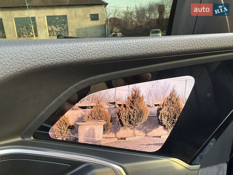 Позашляховик / Кросовер Audi e-tron S Sportback 2021 в Коломиї