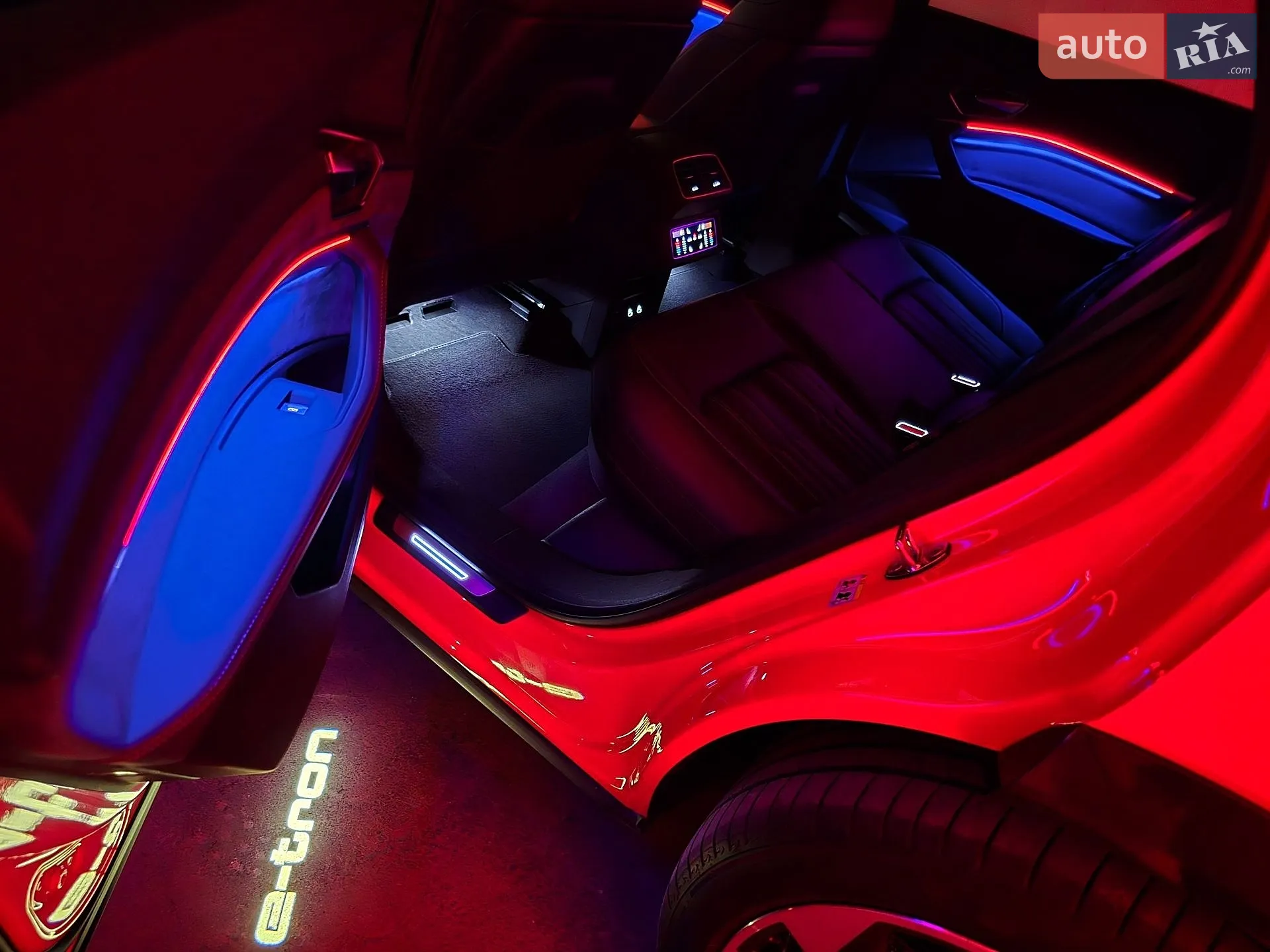 2022 Audi e-tron S Sportback - мініатюра 23