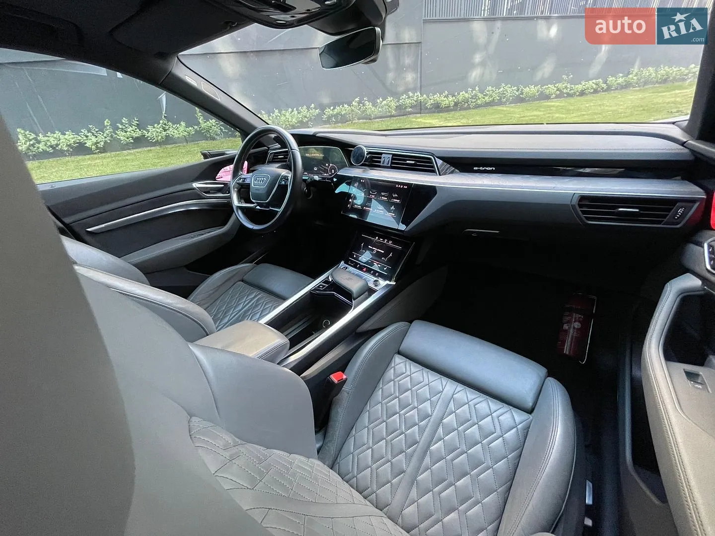 2020 Audi e-tron S Sportback - мініатюра 51