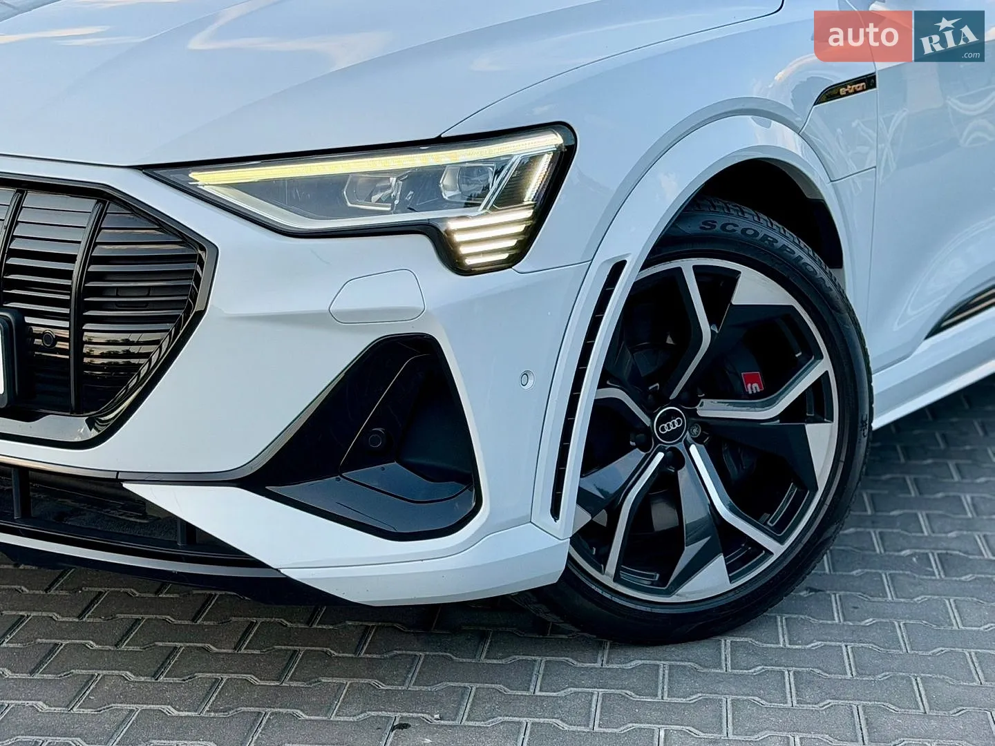 2021 Audi e-tron S Sportback - мініатюра 14