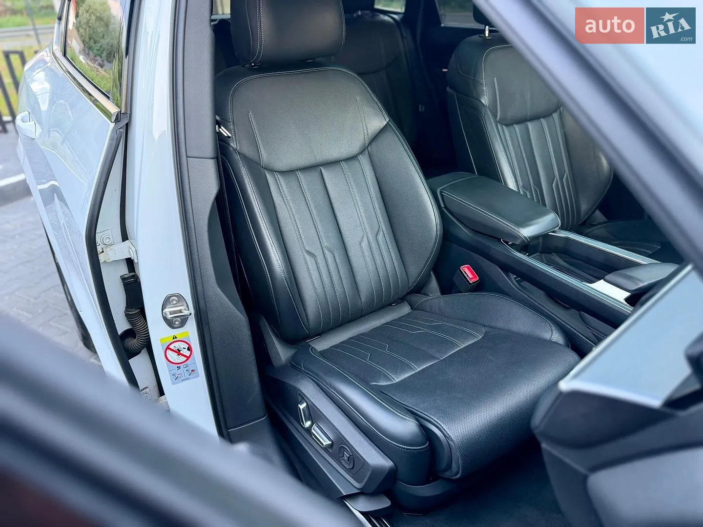 2021 Audi e-tron S Sportback - мініатюра 83