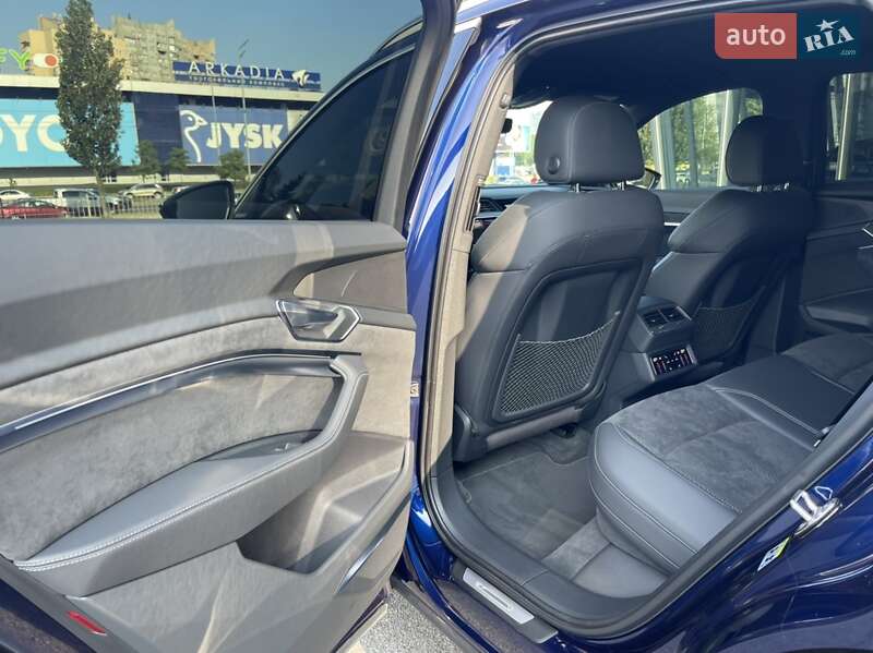 Внедорожник / Кроссовер Audi e-tron S 2021 в Киеве