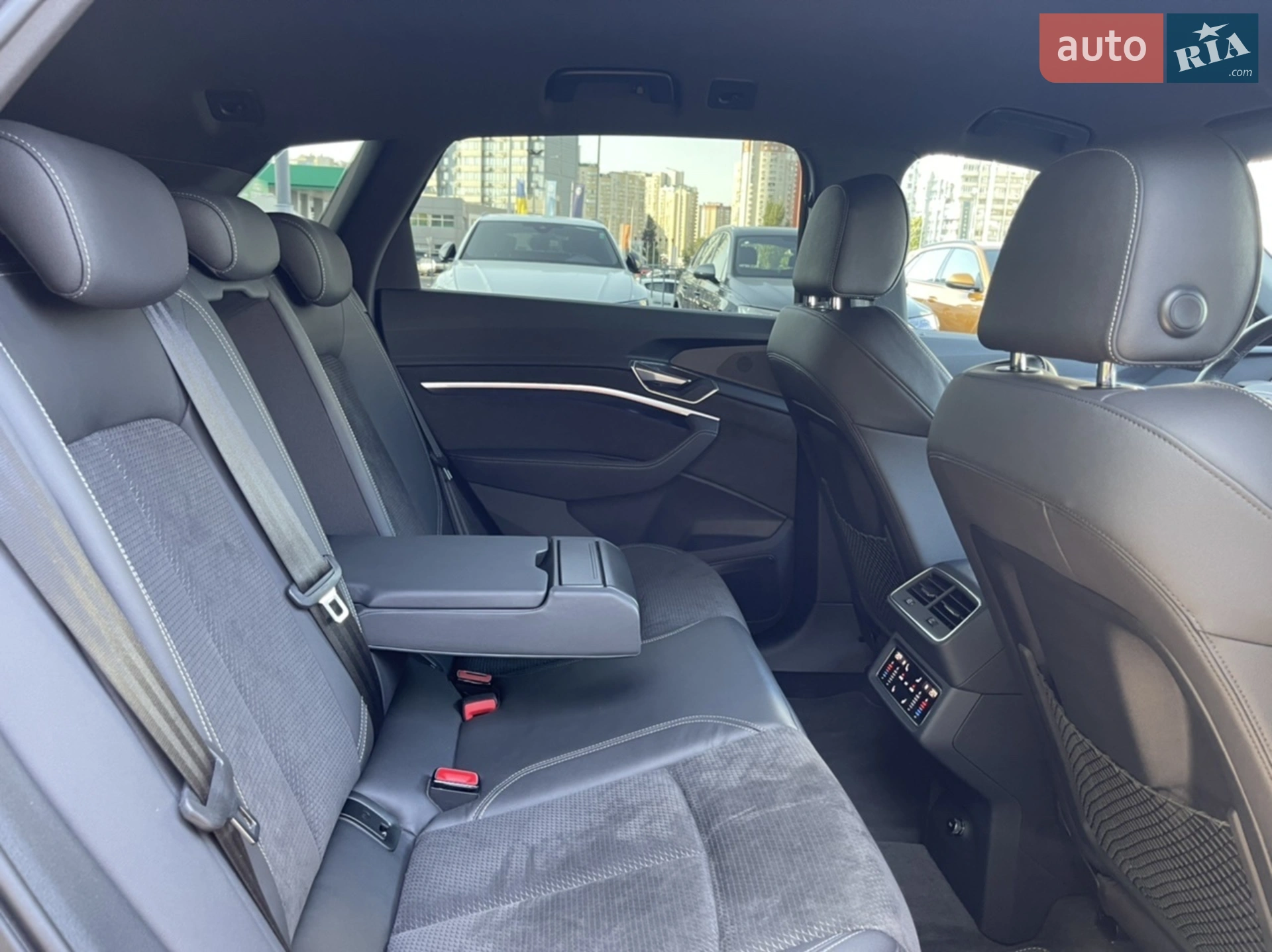2021 Audi e-tron S - мініатюра 77