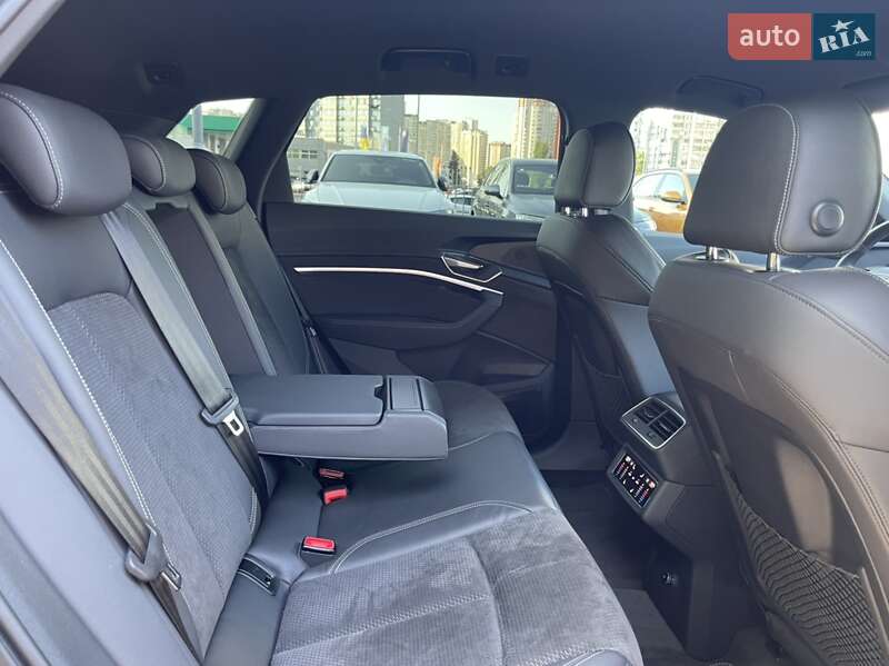 Внедорожник / Кроссовер Audi e-tron S 2021 в Киеве
