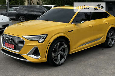 Позашляховик / Кросовер Audi e-tron S 2022 в Вінниці