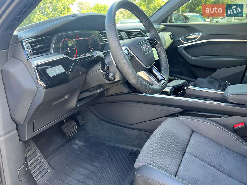 Позашляховик / Кросовер Audi e-tron S 2023 в Харкові фото 31 Позашляховик / Кросовер Audi e-tron S 2023 в Харкові