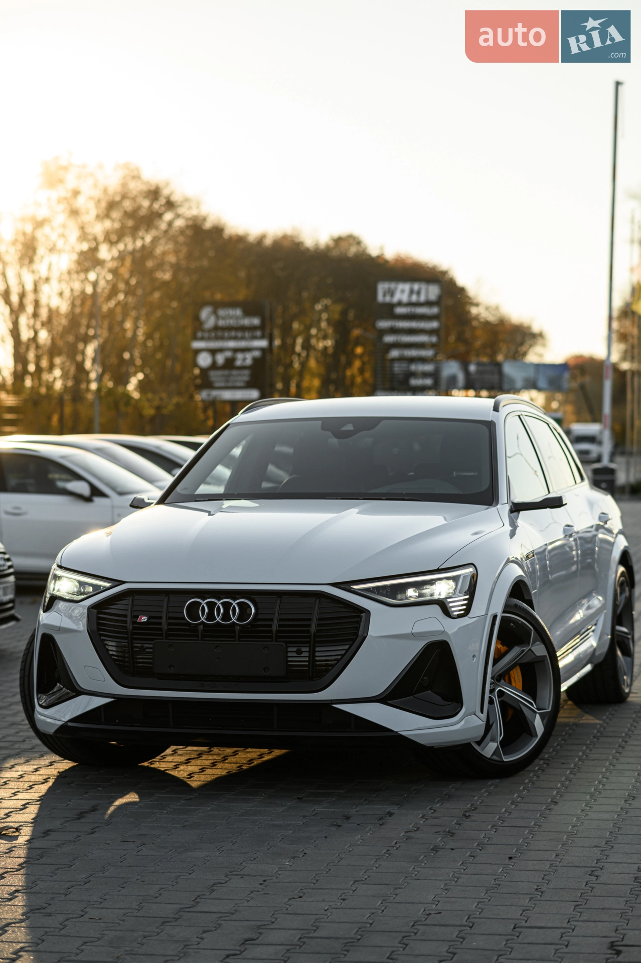 2021 Audi e-tron S - мініатюра 3