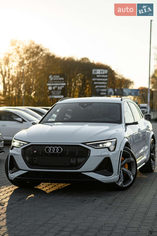 Позашляховик / Кросовер Audi e-tron S 2021 в Львові